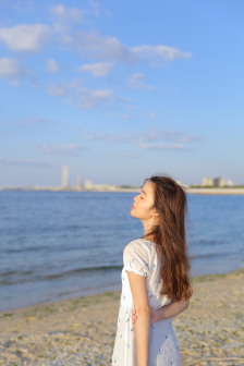 男生把我带到学校没人的地方